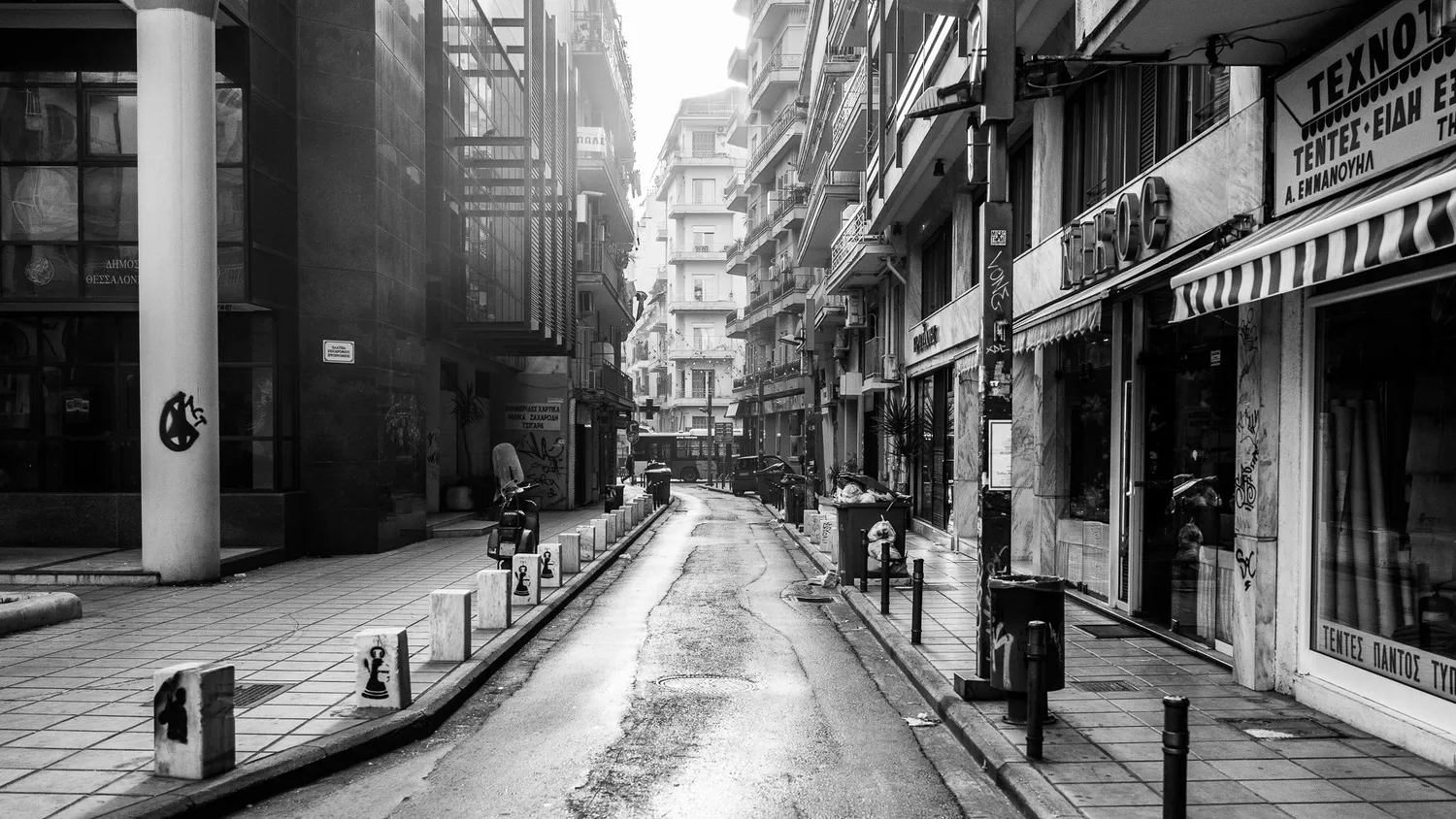 A moody small street in Thessaloniki, Greece